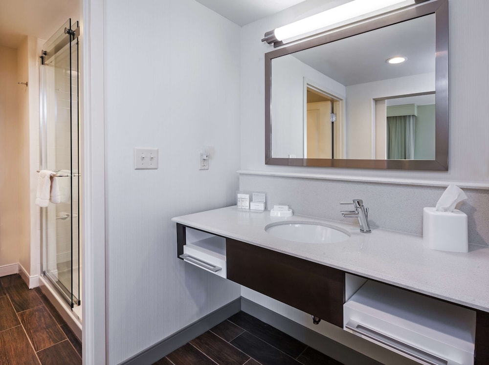 Hampton Inn & Suites Claremore - photo 30