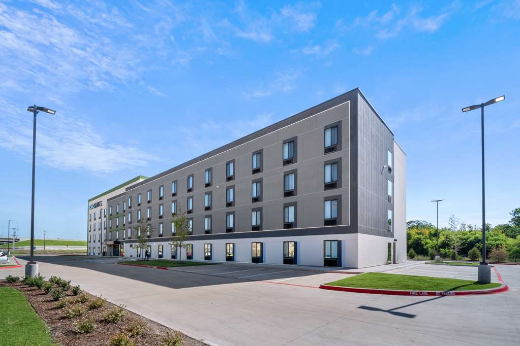 ECHO Suites Extended Stay by Wyndham Dallas Plano Frisco - photo 3