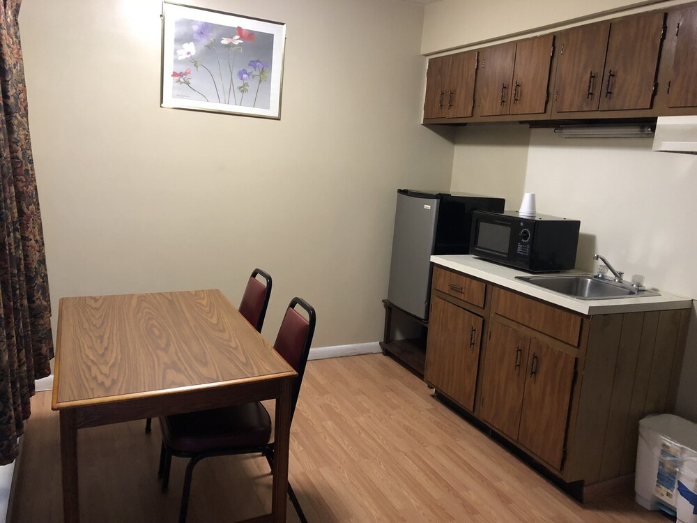 Village Inn Motel Holt - photo 11