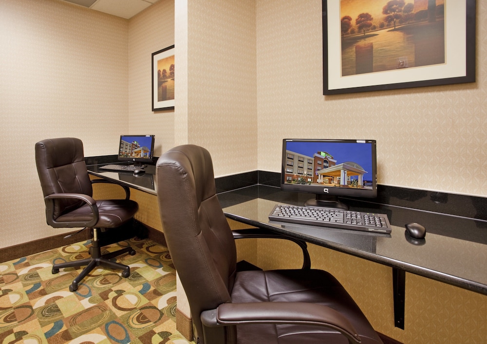 Holiday Inn Express & Suites Guthrie North Edmond by IHG - photo 25