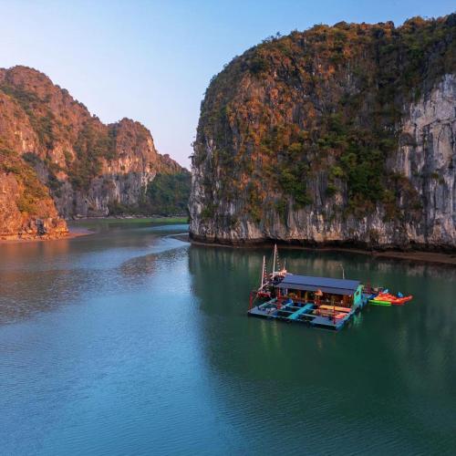 Eco Floating Farm Stay Cai Beo in Cat Ba, Vietnam