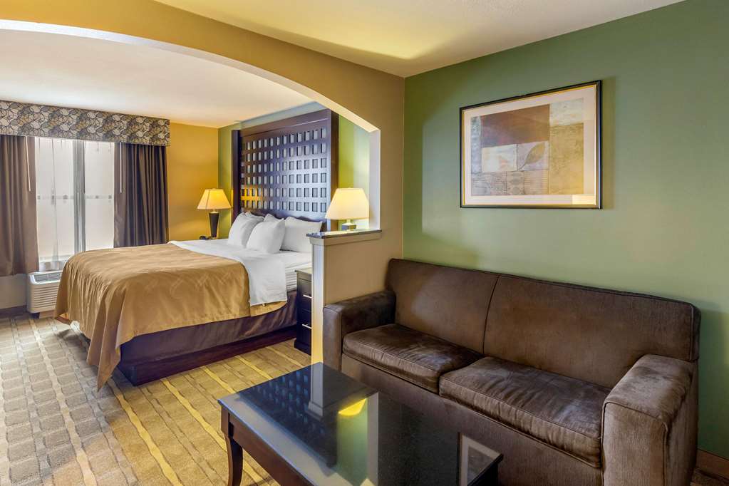 Quality Suites Sherman — hotel in Sherman