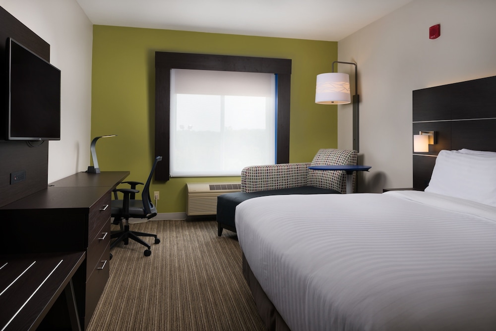 Holiday Inn Express Hotel & Suites Independence Kansas City by IHG - photo 10