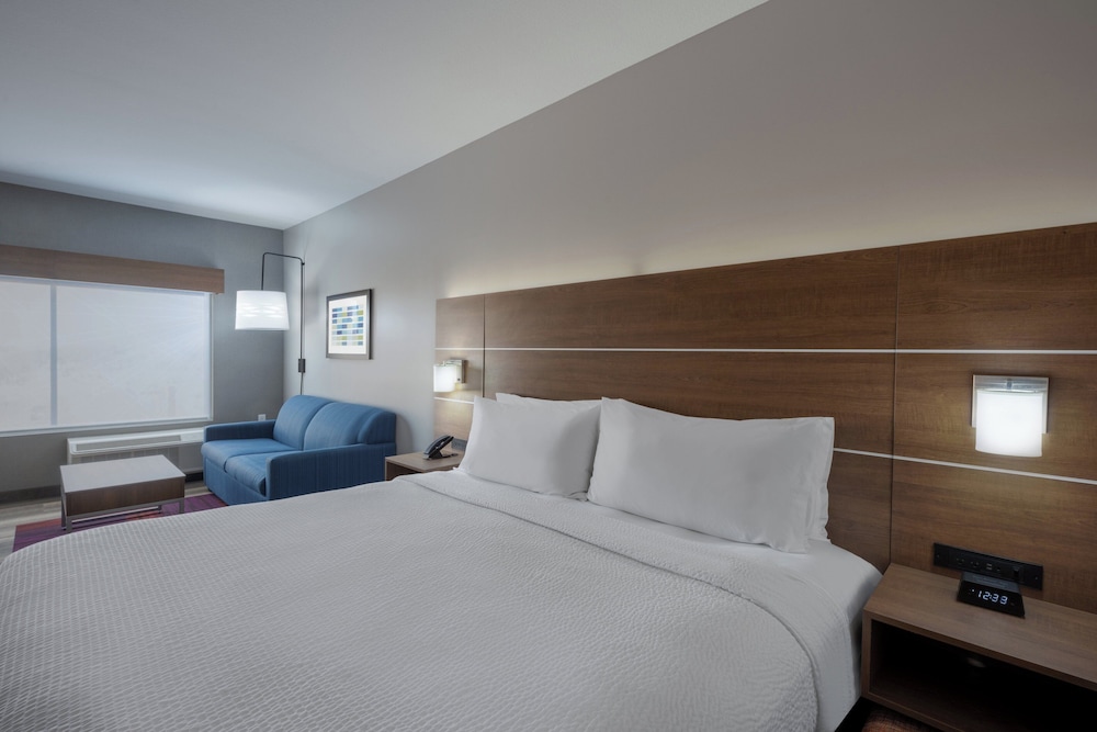 Holiday Inn Express & Suites Gilbert Mesa Gateway Airport by IHG - photo 15
