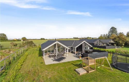 Stunning Home In Jægerspris With Sauna — 5-Star Luxury Hotel in Jaegerspris, Denmark