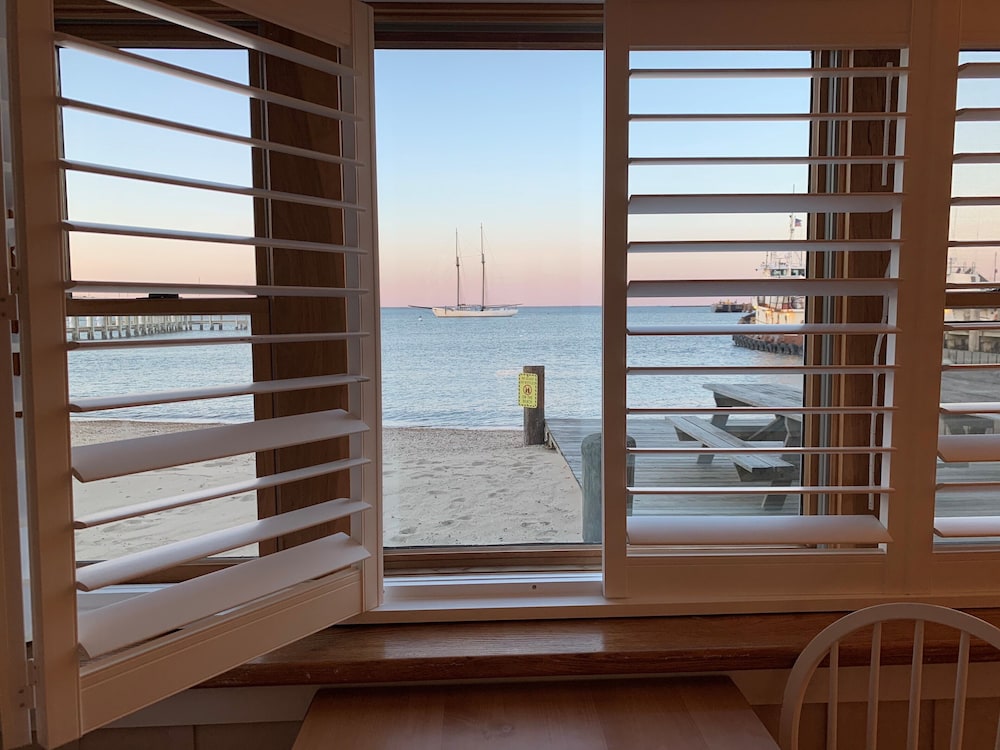 Vineyard Harbor Motel Private Beach - photo 23