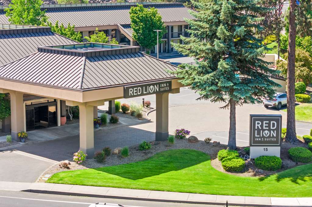 Red Lion Inn & Suites Deschutes River Bend - featured photo