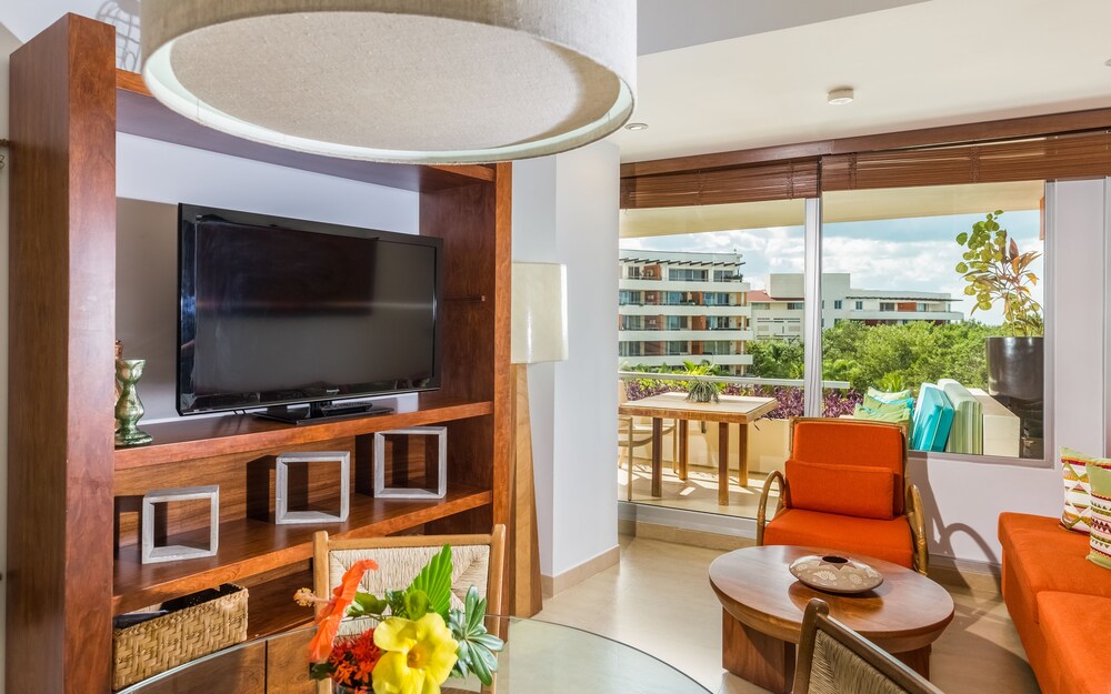 Aak Bal All Suite Resort in Champoton, Mexico