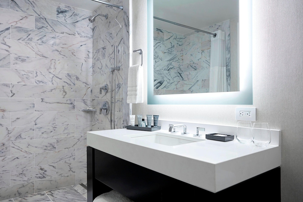 JW Marriott Essex House New York - photo 89