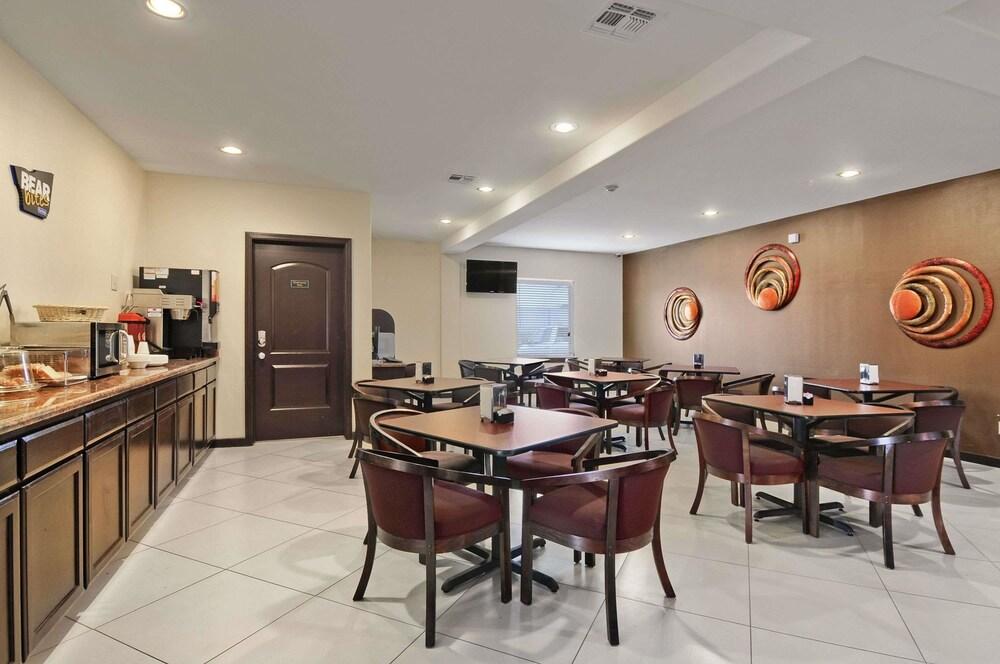 Travelodge Pharr McAllen - photo 10