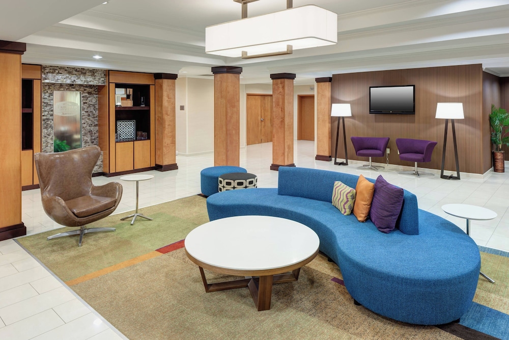 Fairfield Inn & Suites by Marriott Jacksonville Butler Blvd - photo 2