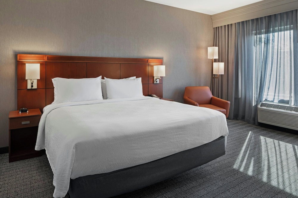 Courtyard by Marriott Long Beach Airport - photo 8