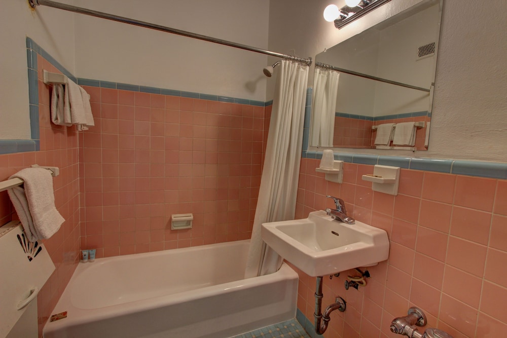 Geneva Hotel - photo 18