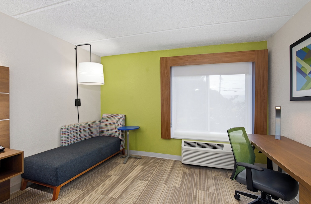 Holiday Inn Express Hotel and Suites Kings Mountain by IHG - photo 10