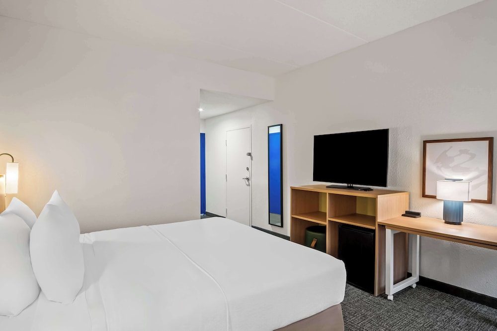 Spark by Hilton Stevensville - photo 21