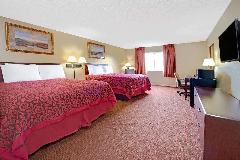 Days Inn and Suites by Wyndham St. Louis Westport Plaza - photo 7