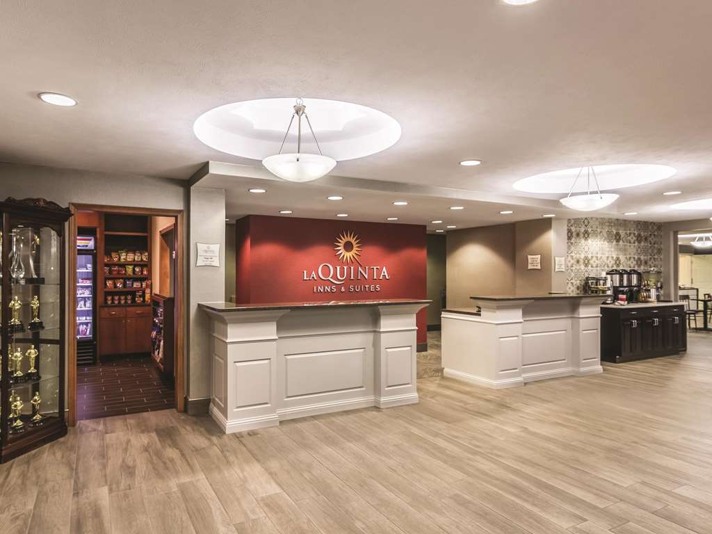 La Quinta Inn & Suites by Wyndham Fargo Medical Center - photo 7