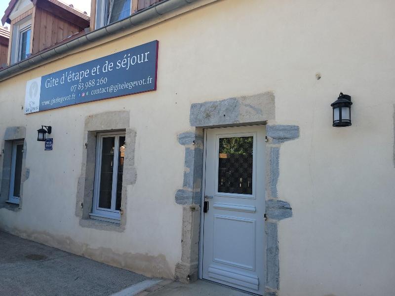 Gite Le Gevot Nuita E Ev6 Tout Confort — 4-Star Luxury Hotel in Orchamps, France
