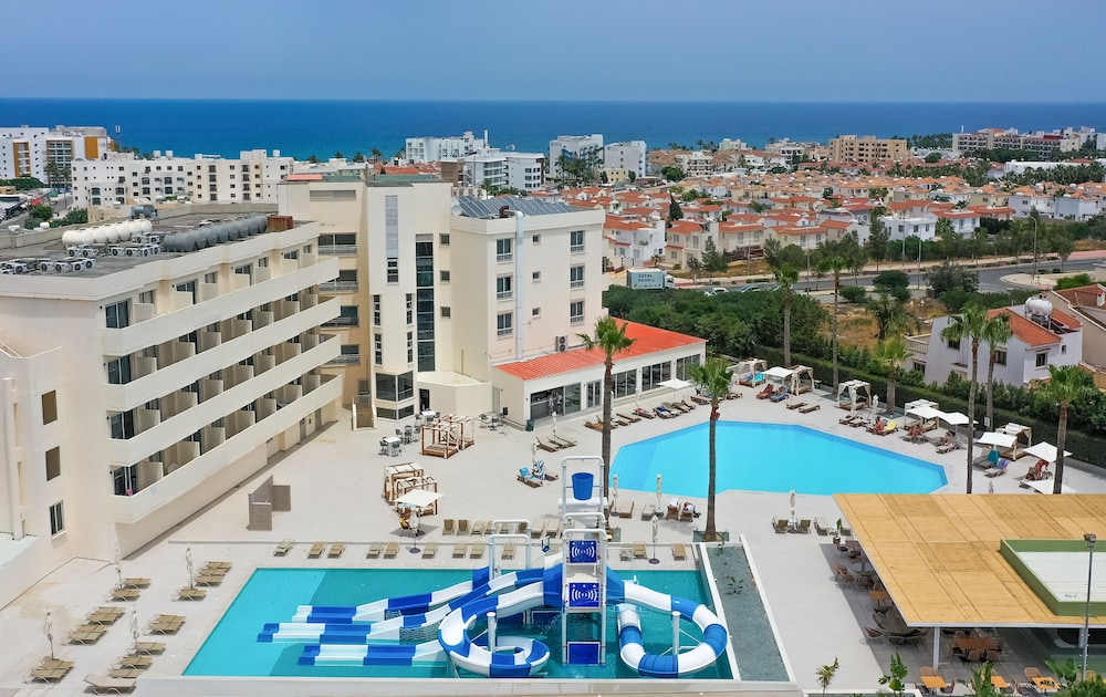 Toxotis Hotel — Paralimni