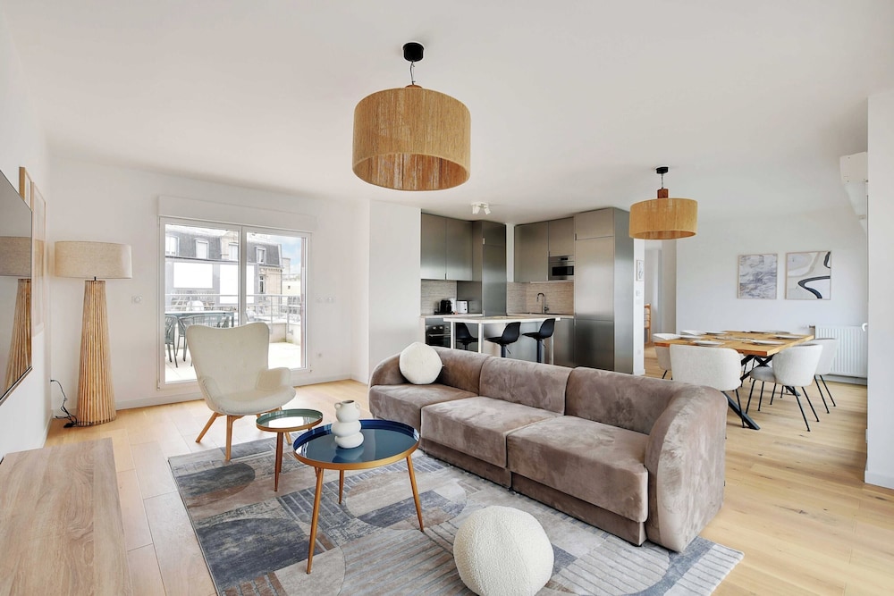 Chic Duplex With Rooftop 3bd 6p Nogent sur marne — 4-Star Luxury Hotel in Nogent-Sur-Marne, France