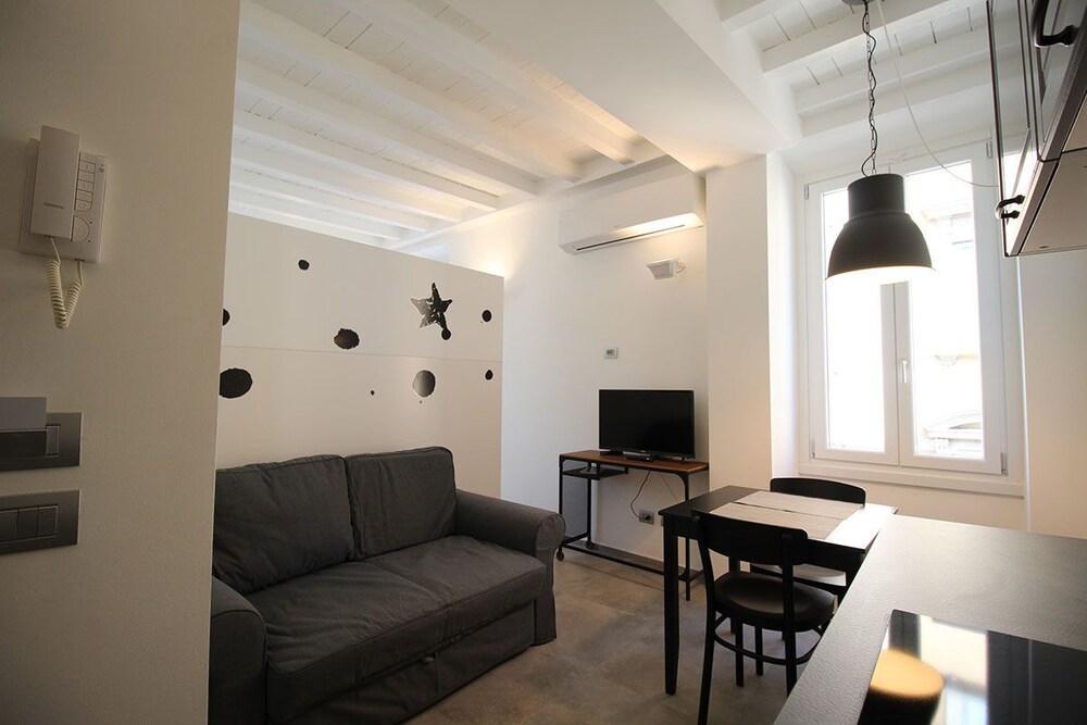 Piazza Trento 11 — 4-Star Luxury Hotel in Monza, Italy