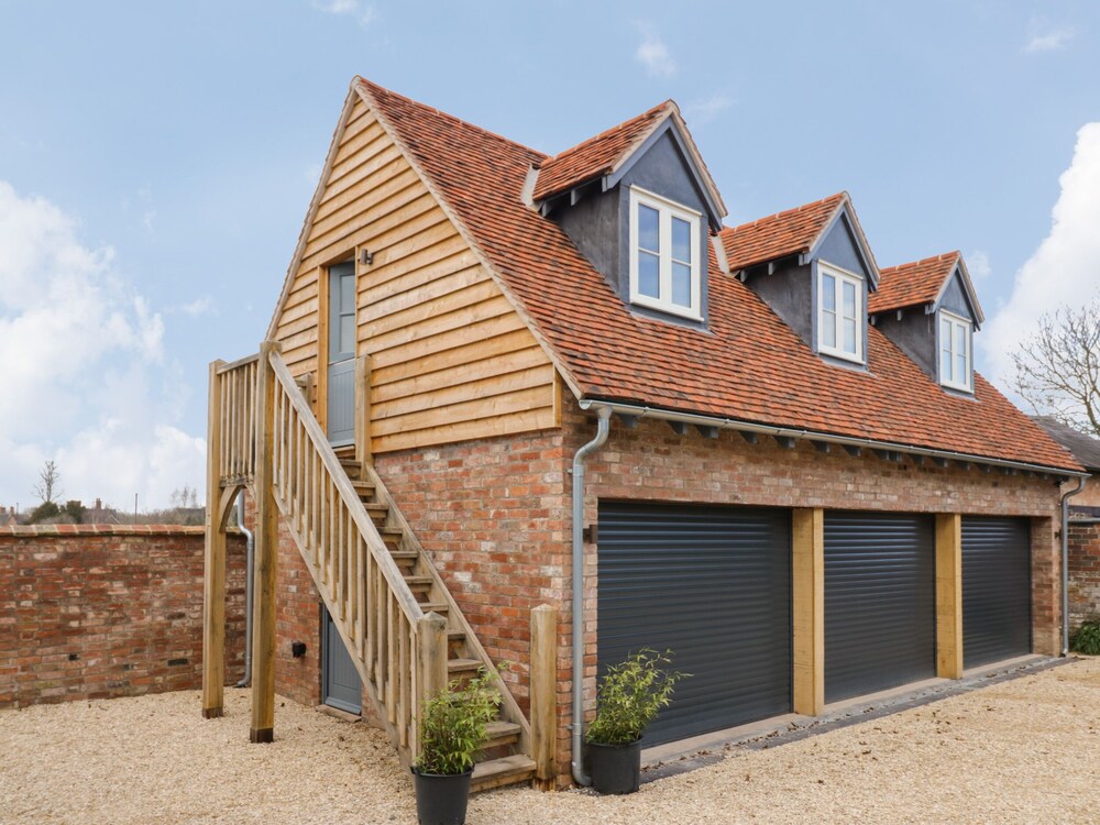 Coach House Mews — 4-Star Luxury Hotel in Stratford-Upon-Avon, United Kingdom