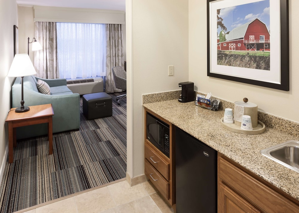 Hampton Inn & Suites Davenport - photo 19