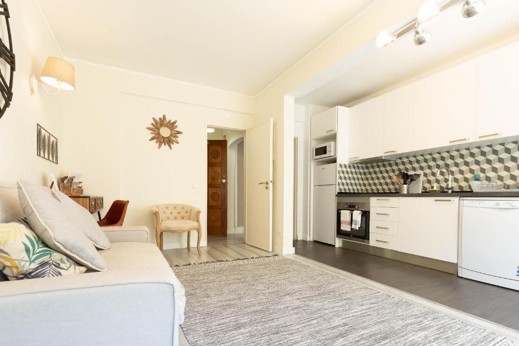 Beachome4u — 4-Star Luxury Hotel in Carcavelos, Portugal