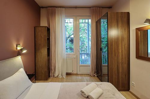 Stylish 2BR Apt in Vake Central Tbilisi By Wehost