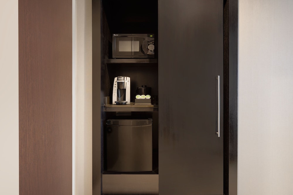Courtyard by Marriott New York JFK Airport - photo 11