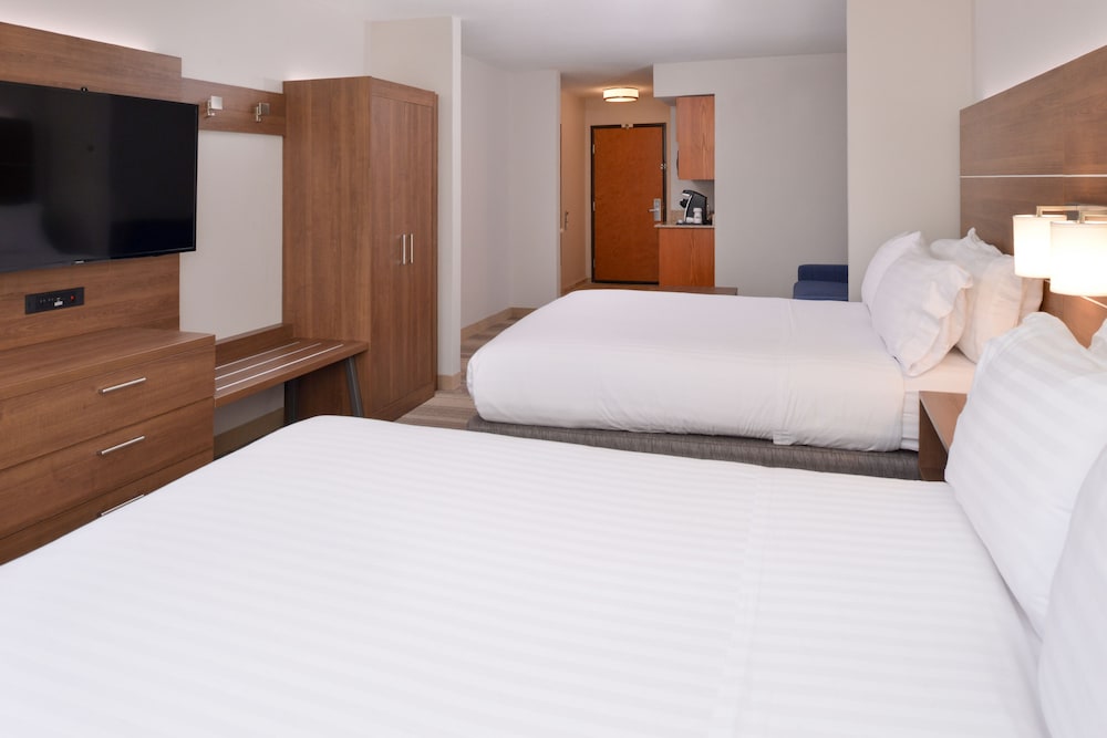 Holiday Inn Express & Suites Parkersburg Mineral Wells by IHG - photo 12