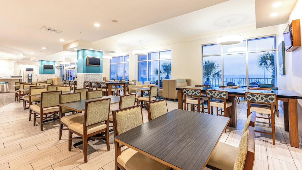 Holiday Inn Express & Suites Panama City Beach Beachfront by IHG - photo 97