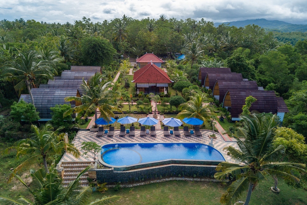 Penida Sunset Ocean View Bungalows — 4-Star Luxury Hotel in Bali, Indonesia