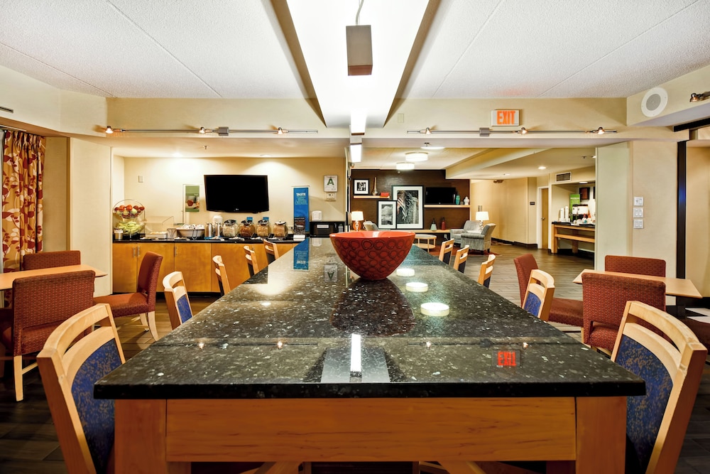 Hampton Inn Louisville North Clarksville - photo 32