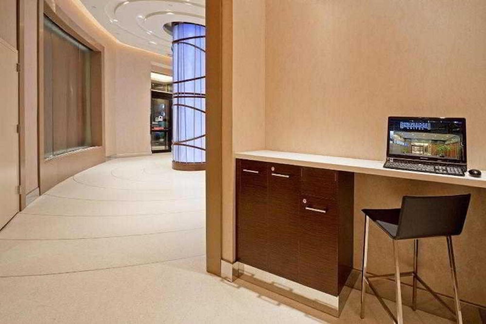 Delta Hotels by Marriott New York Times Square - photo 28