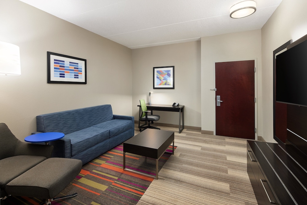 Holiday Inn Express & Suites Seymour by IHG - photo 11