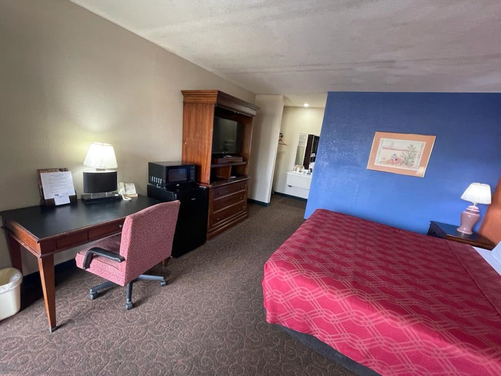 Knights Inn By Capital O Emporia I 35 - photo 14