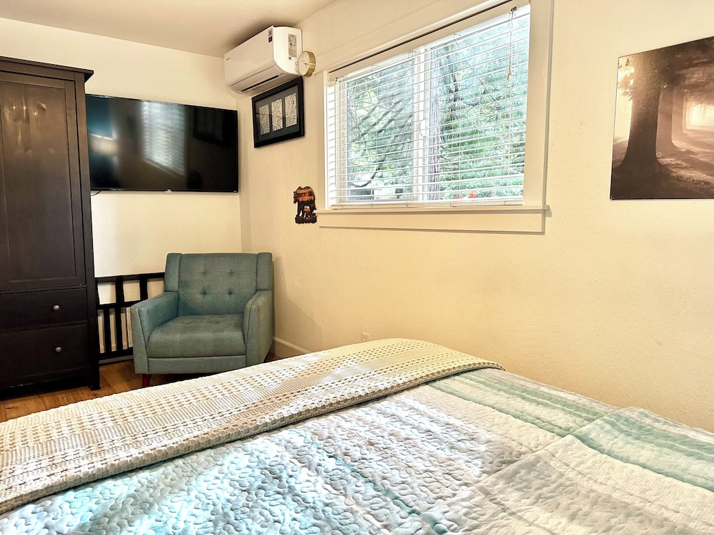 The Pines Inn and Cottages - photo 11