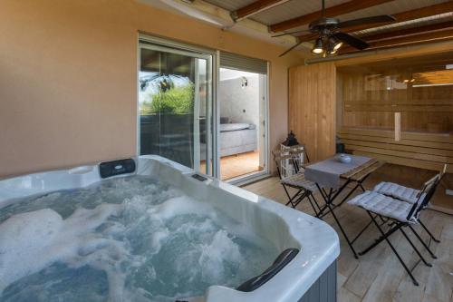 Apartment Lucia by SeeAdria Agency — 4-Star Luxury Hotel in Novigrad, Croatia