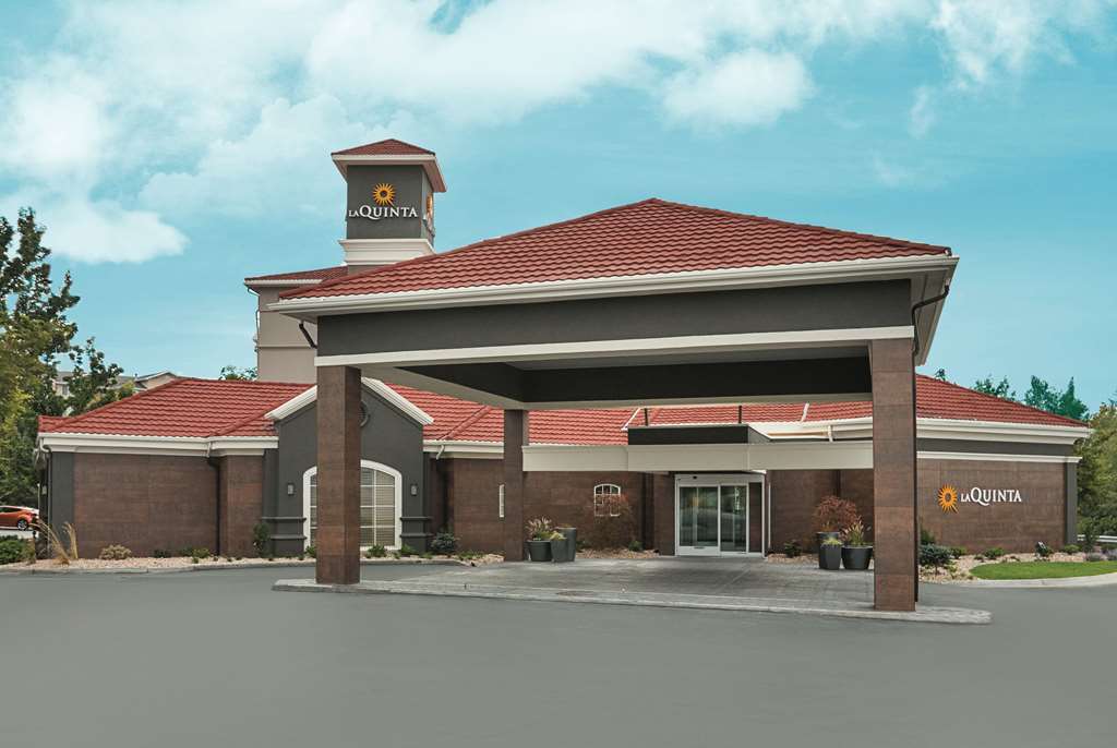 La Quinta Inn & Suites by Wyndham Orem University Pwy Provo — Orem — photo 3