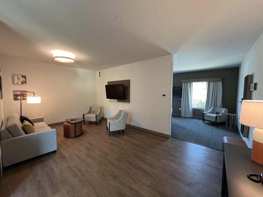 Comfort Suites Gatlinburg Downtown Convention Center - photo 60
