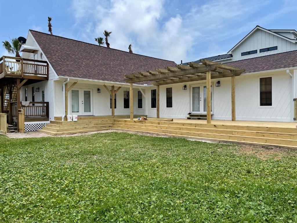 Dolphin Bay CV424 in Port Aransas, United States