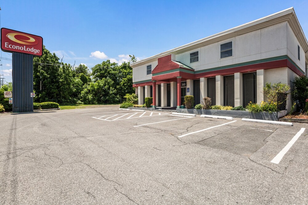 Econo Lodge Near Stewart Inter — hotel in New Windsor