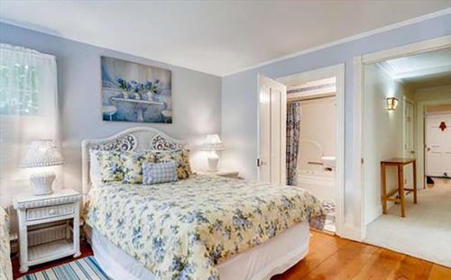 West Tisbury Inn - photo 19