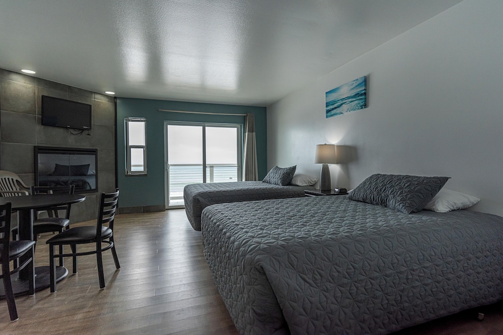 Sunset Oceanfront Lodging - photo 37