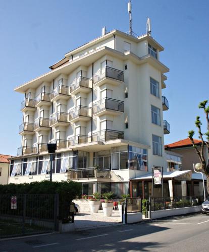 Hotel Goldene Rose — Rimini