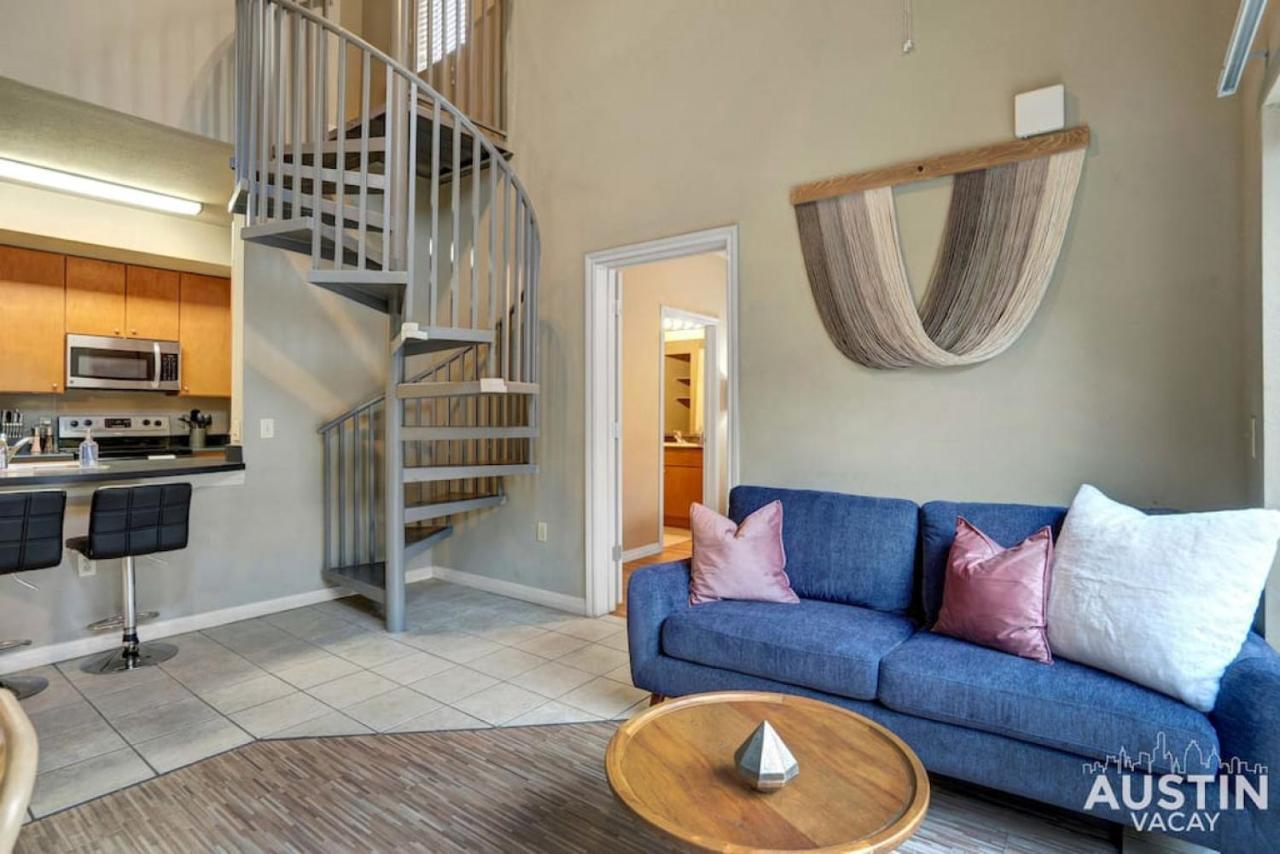 Spectacular Location West Campus Apt for 8 plus Loft — 4-Star Luxury Hotel in Austin, United States