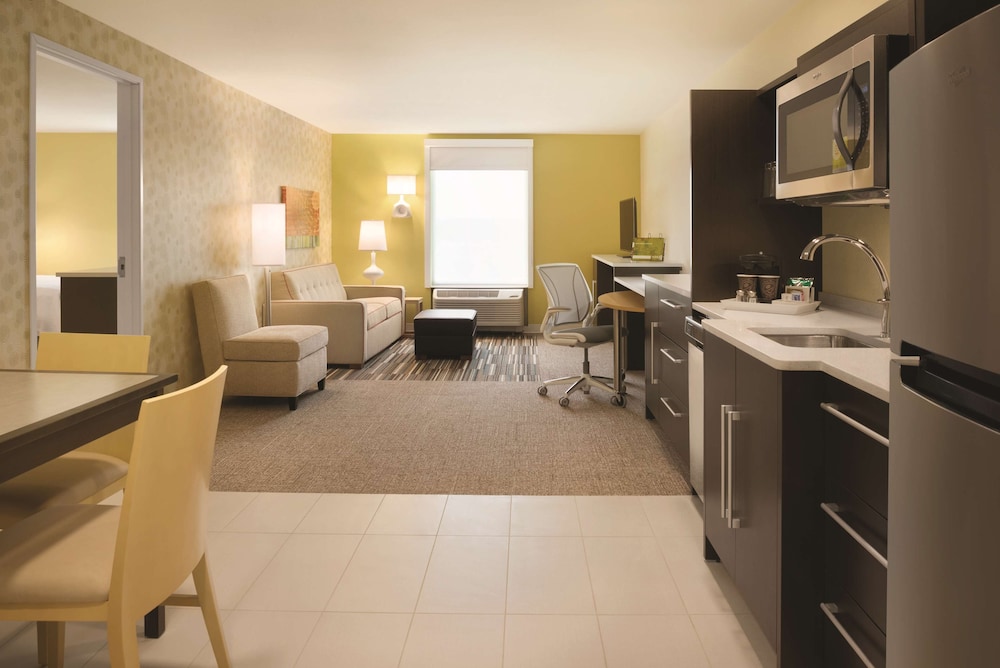 Home2 Suites Iowa City Coralville - photo 9