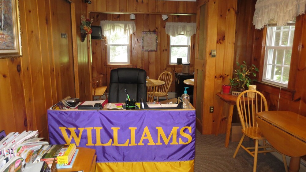 The Villager Motel - photo 3