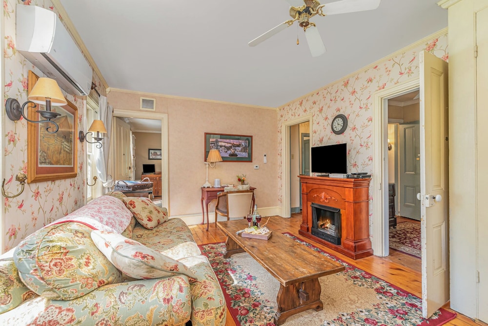Fallen Tree Farm Bed & Breakfast - photo 22